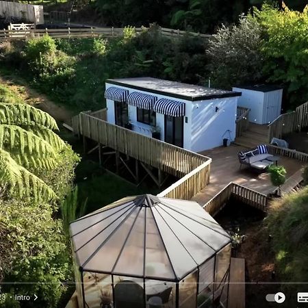 Tiny House With Greenhouse Dining Lower Hutt Kültér fotó