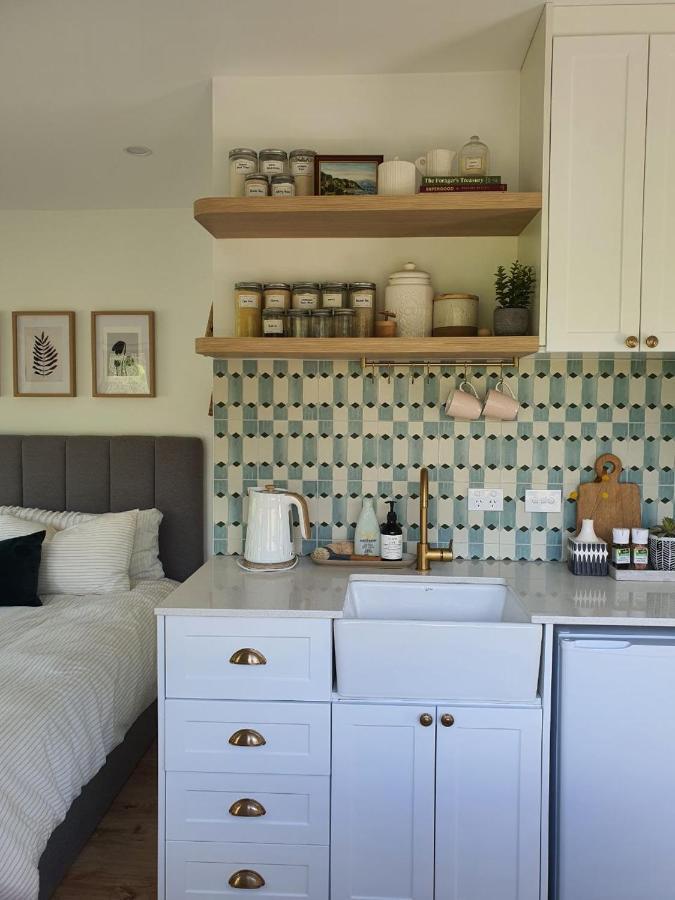 Tiny House With Greenhouse Dining Lower Hutt Kültér fotó