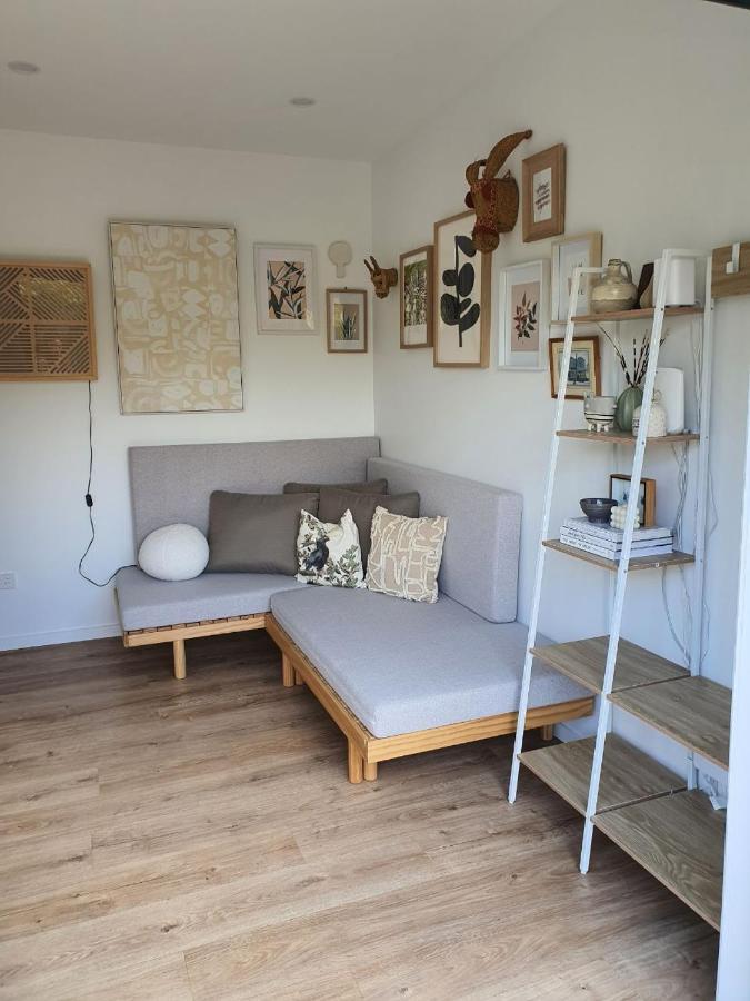 Tiny House With Greenhouse Dining Lower Hutt Kültér fotó