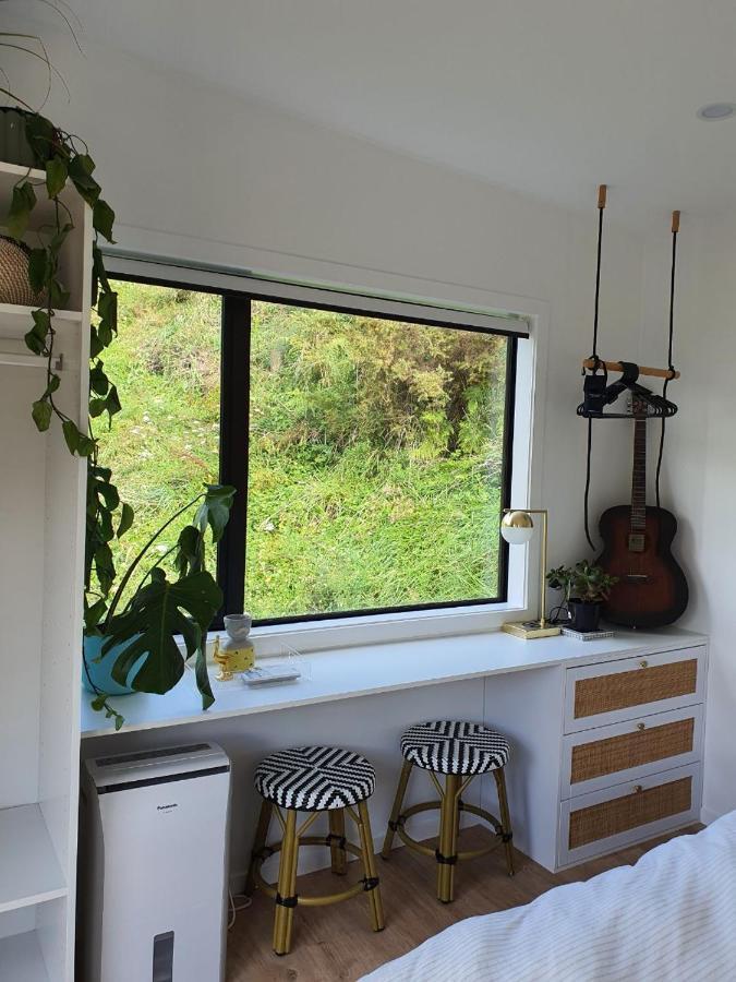 Tiny House With Greenhouse Dining Lower Hutt Kültér fotó